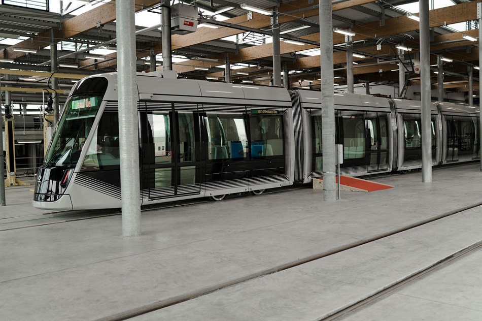La borne bambou inaugure les locaux du nouveau tramway