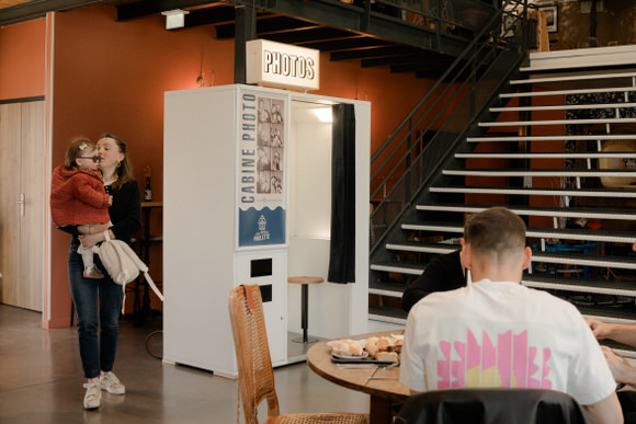 Solveig&Ronan_TrombinetteCabine-MiePaulette_16 Evénement professionnel en Normandie